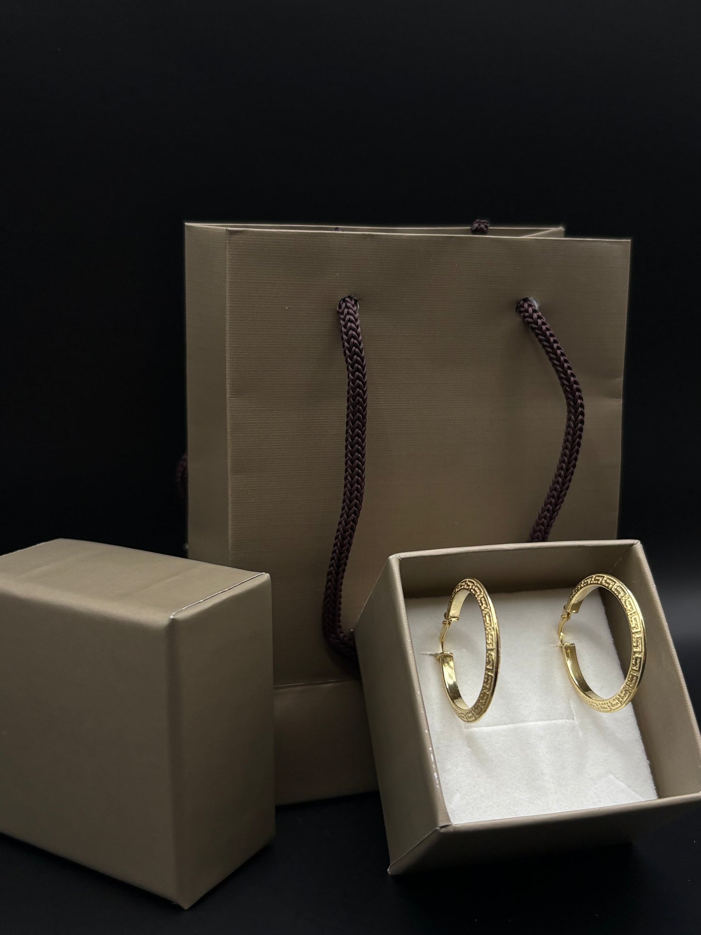 Patterned hoop earrings made of 925 sterling silver, gold plated