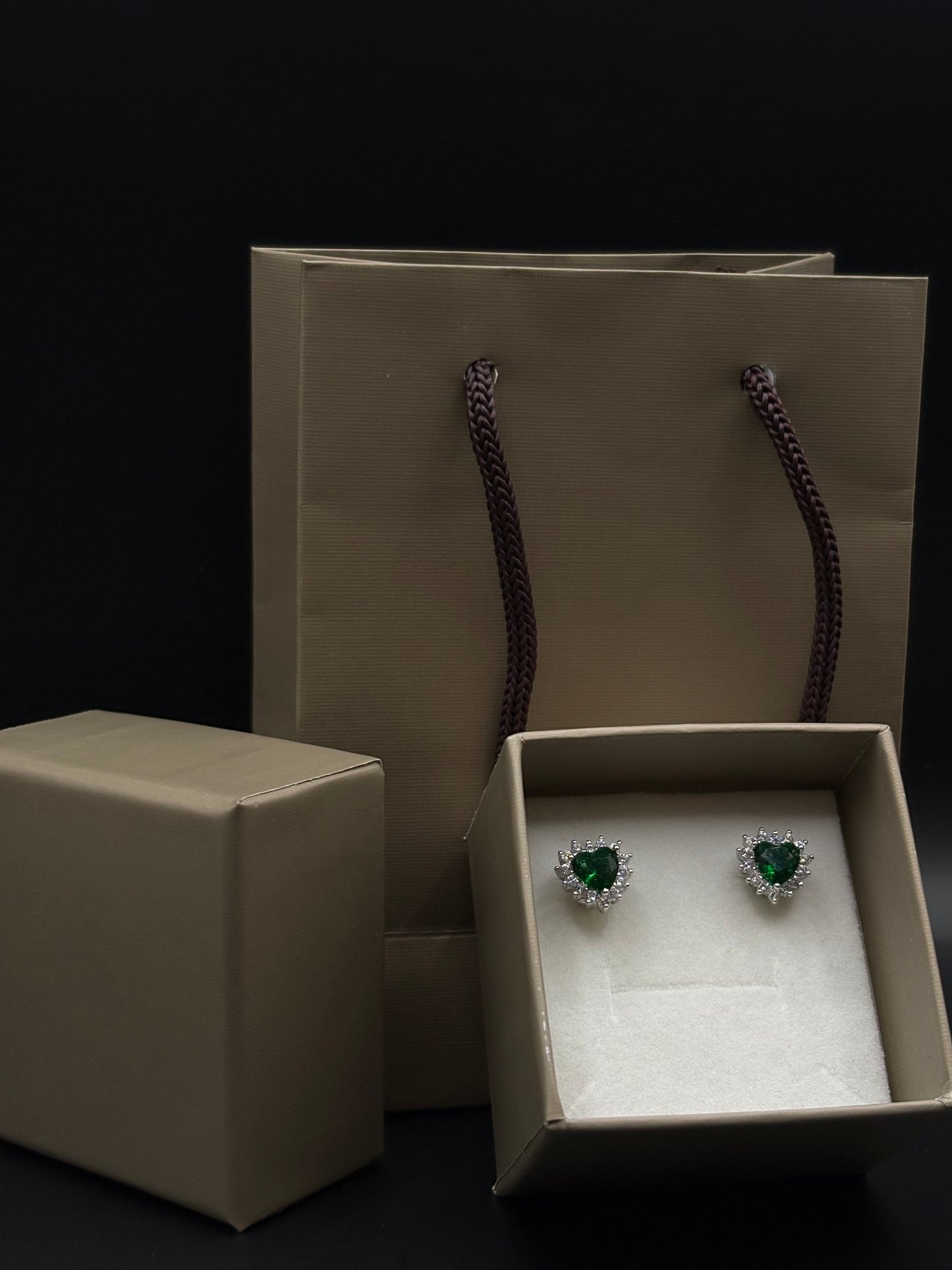 Elegante Zirkonia Steckerohrringe Herz