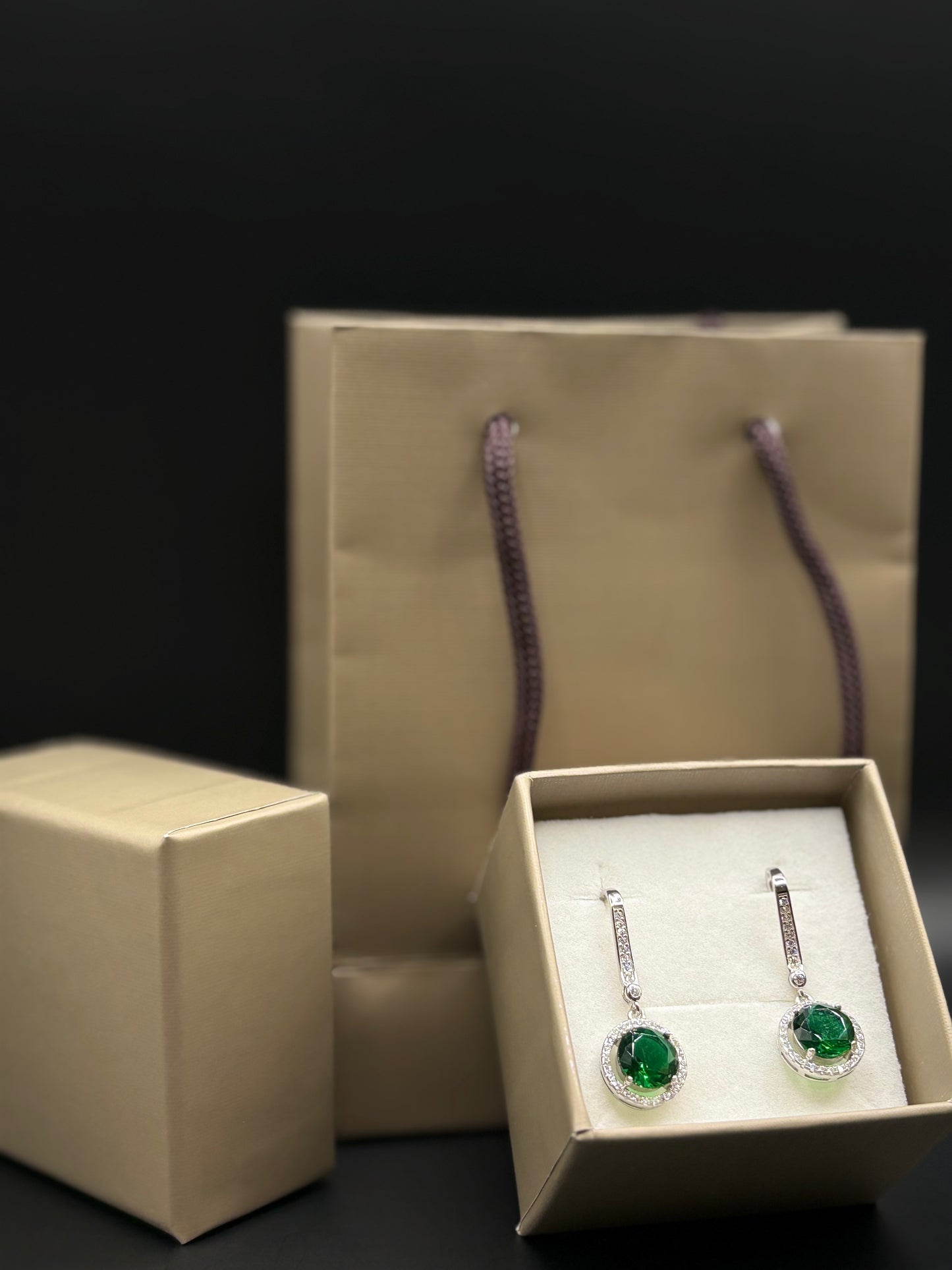 Elegant zirconia earrings green