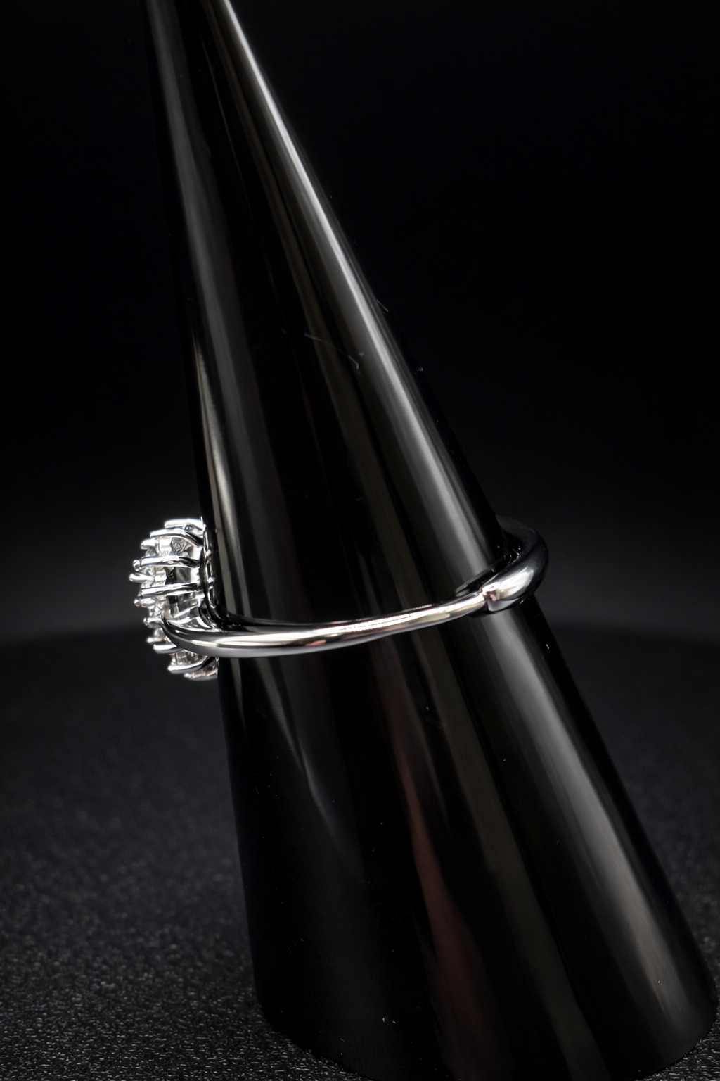925 sterling silver ring with zircon 
