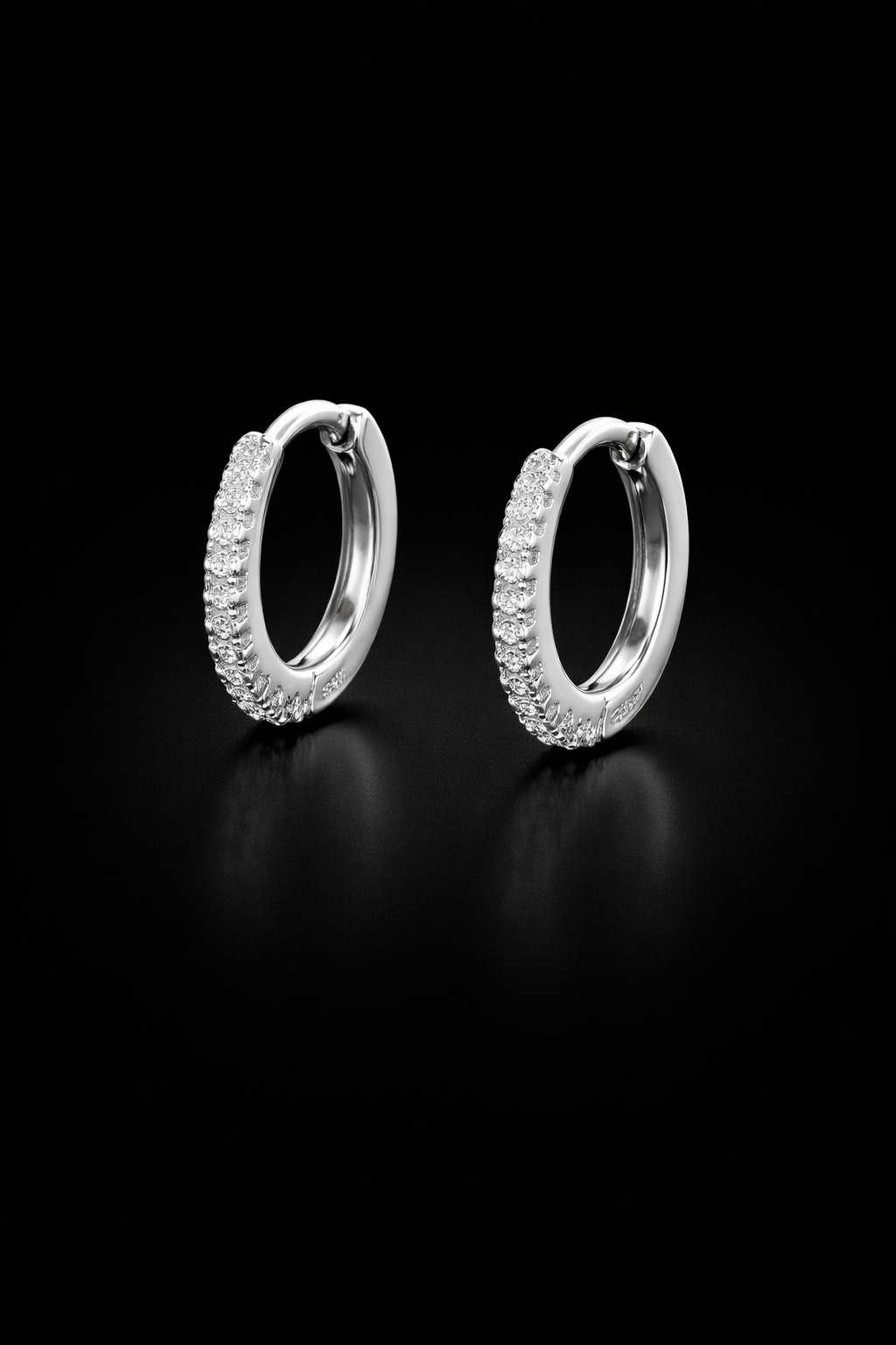 Hoop earrings made of 925 sterling silver with white zircons