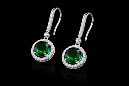 Boucles d'oreilles pendantes élégantes en zirconium vert