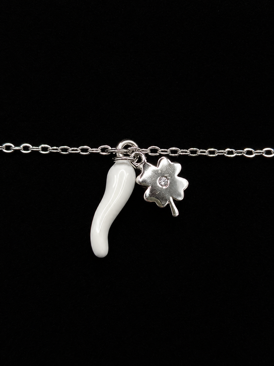 Élégant bracelet porte-bonheur en argent 925 avec trèfle en zircone et corno blanc