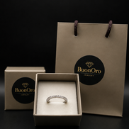 Élégante bague éternité en argent sterling 925 ornée d'oxydes de zirconium étincelants