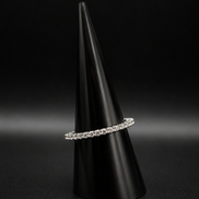 Élégante bague éternité en argent sterling 925 ornée d'oxydes de zirconium étincelants
