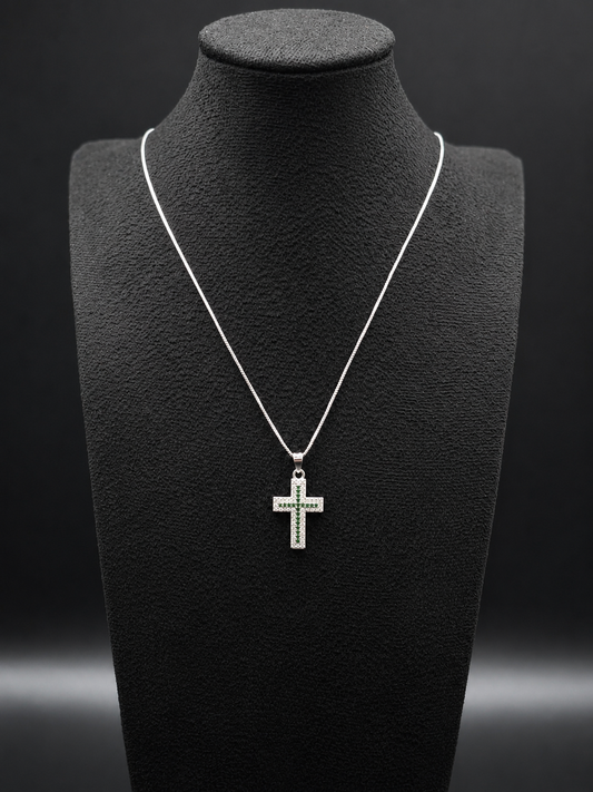 Kreuz Halskette aus 925 Silber mit grünen & weißen Zirkonia