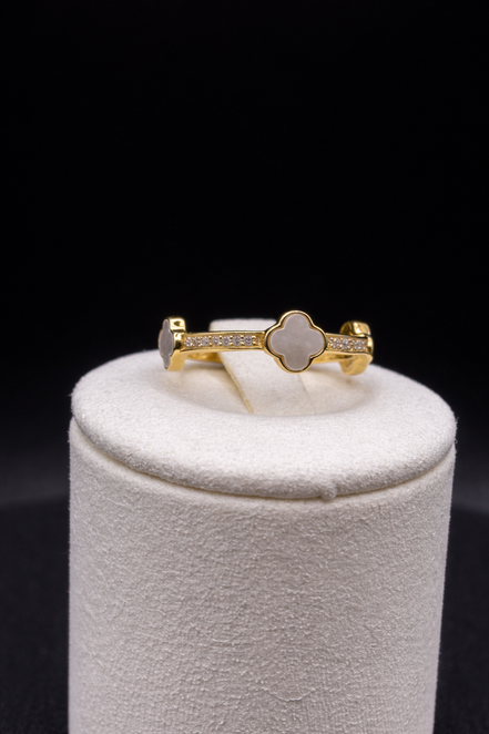 Anello in argento placcato oro realizzato in argento sterling 925 