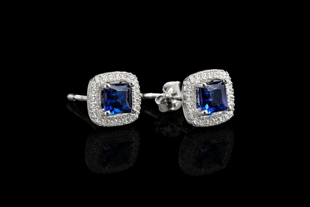 Eleganti orecchini a bottone con zirconi cubici, blu reale
