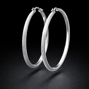 Orecchini a cerchio dalla texture fine in argento sterling 925