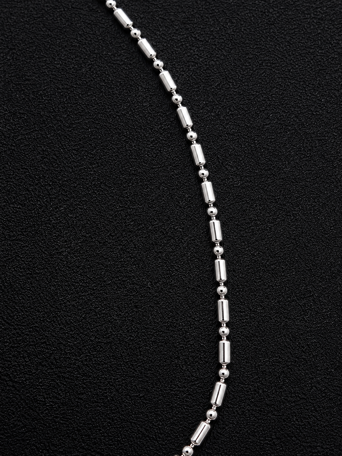 Deliziosa cavigliera in argento sterling 925 – design a sfere e maglie