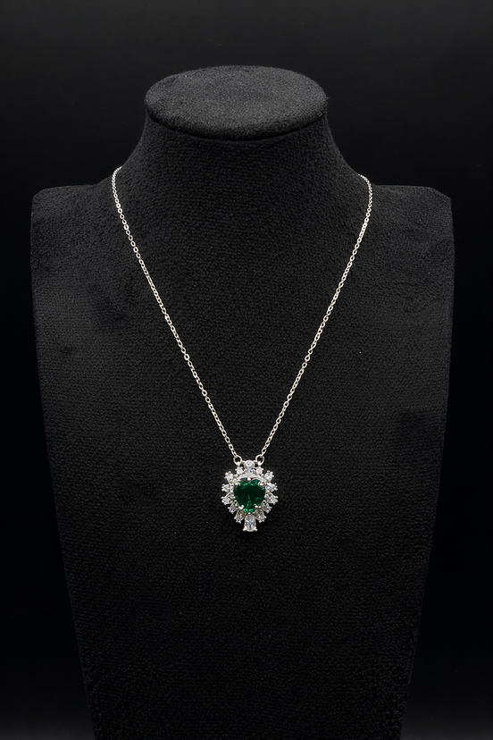 Chaîne en argent avec pendentif cœur et zircon vert en argent sterling 925