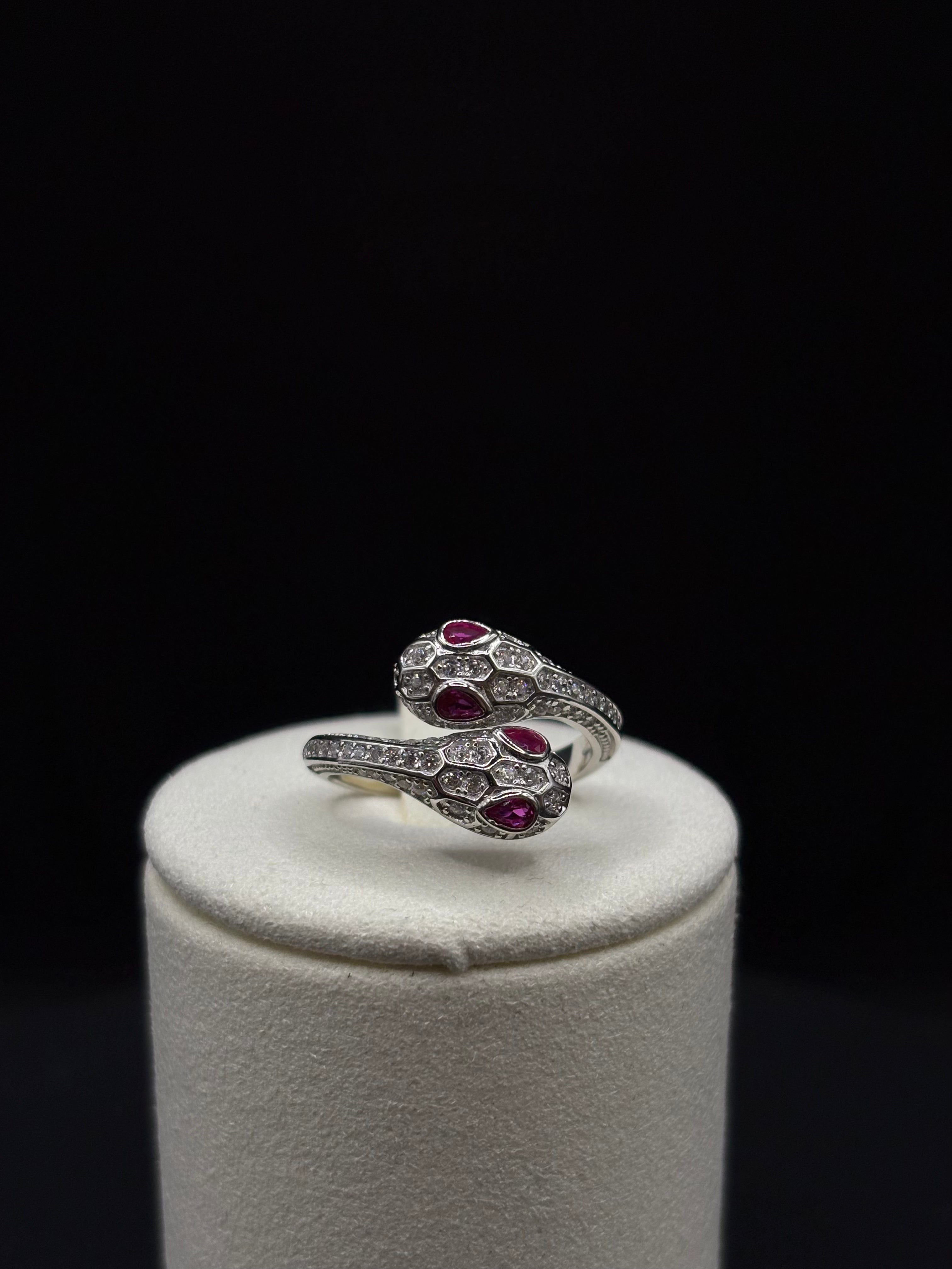 Snake ring made of 925 sterling silver with zircon 