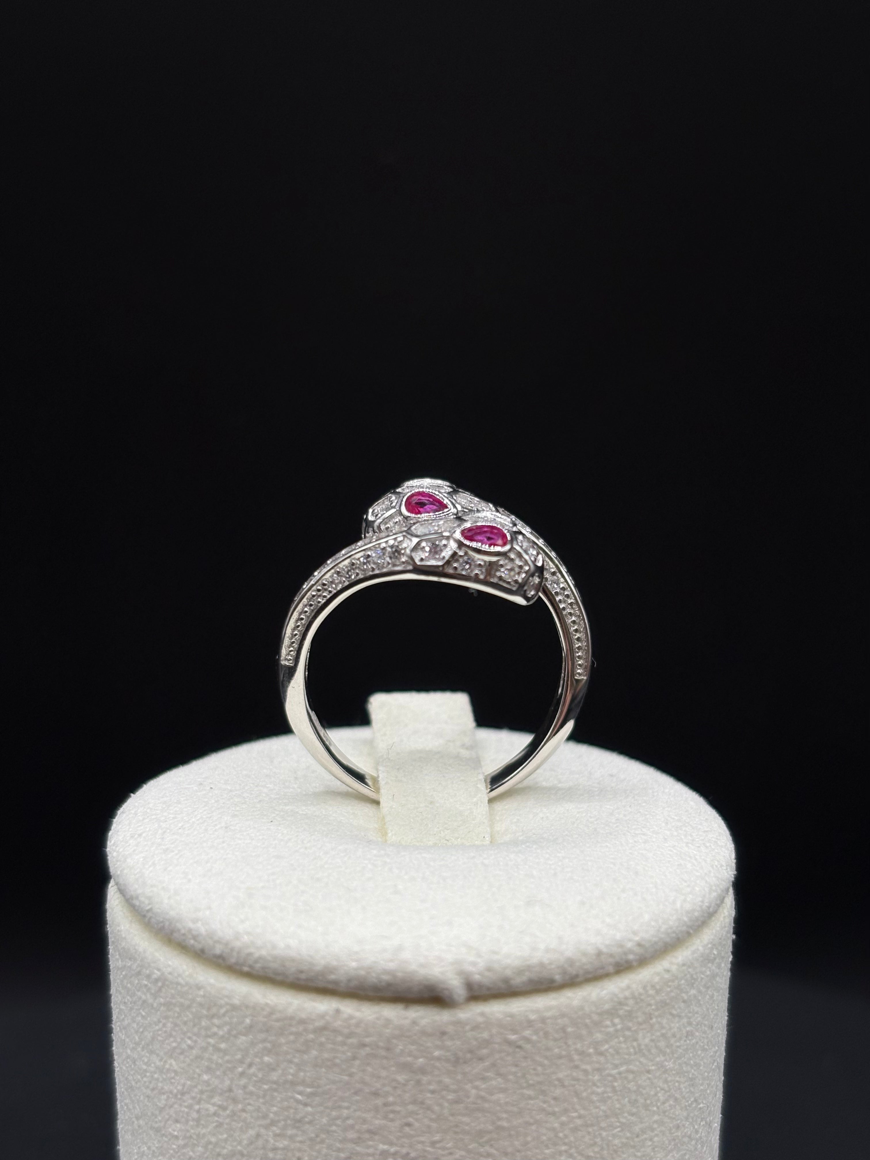Snake ring made of 925 sterling silver with zircon 
