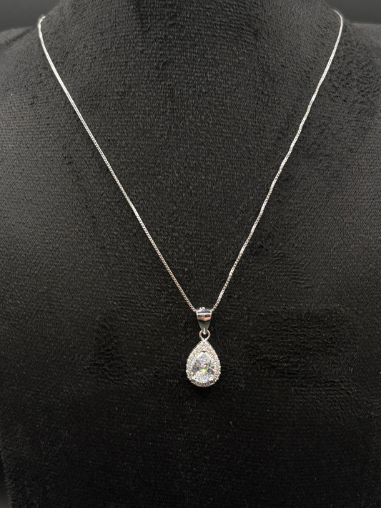 Parure di gioielli in argento sterling 925 con zirconi gocciolanti 
