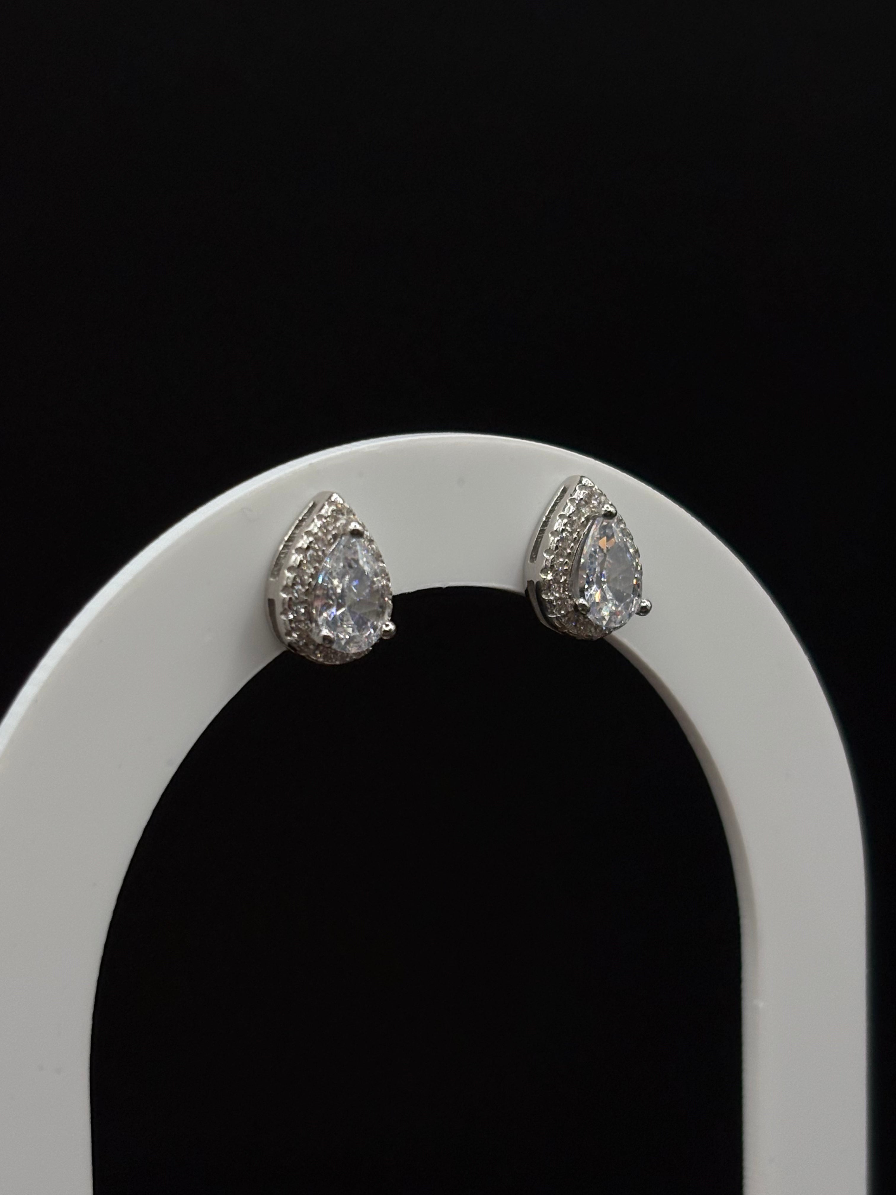 Schmuckset aus 925 Sterling Silber mit Tropfzirkon