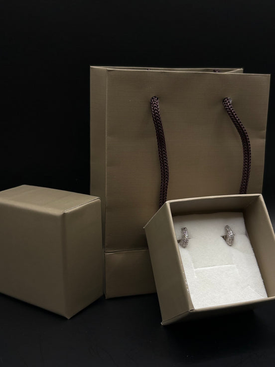Zarte Creolen aus 925 Sterling Silber mit weißen Zirkonia