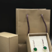 Boucles d'oreilles pendantes élégantes en zirconium vert