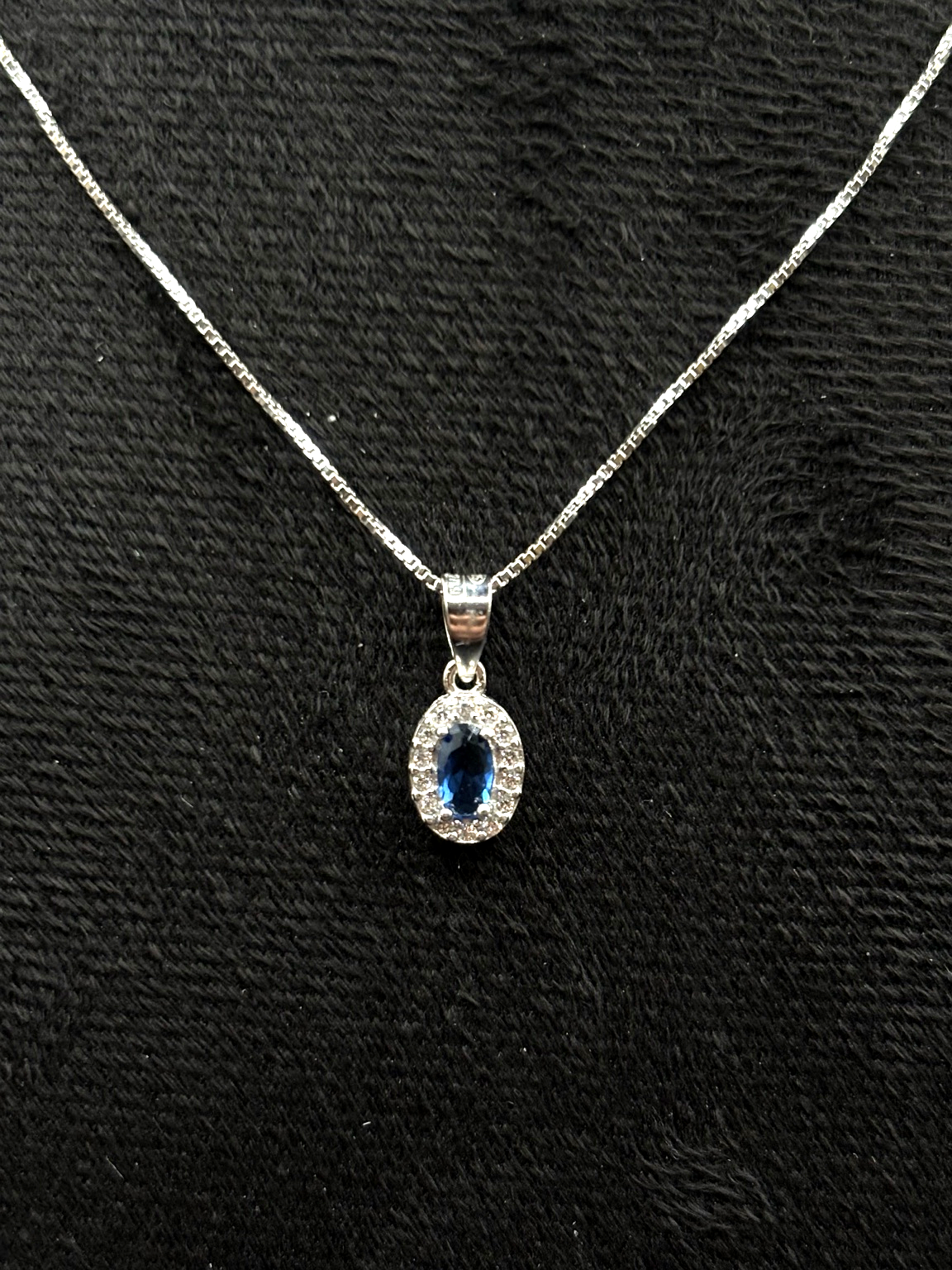 Halskette aus 925 Sterling Silber mit blauem Zirkonia-Anhänger