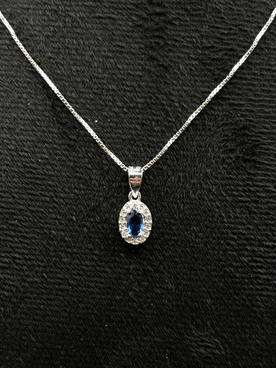 Halskette aus 925 Sterling Silber mit blauem Zirkonia-Anhänger