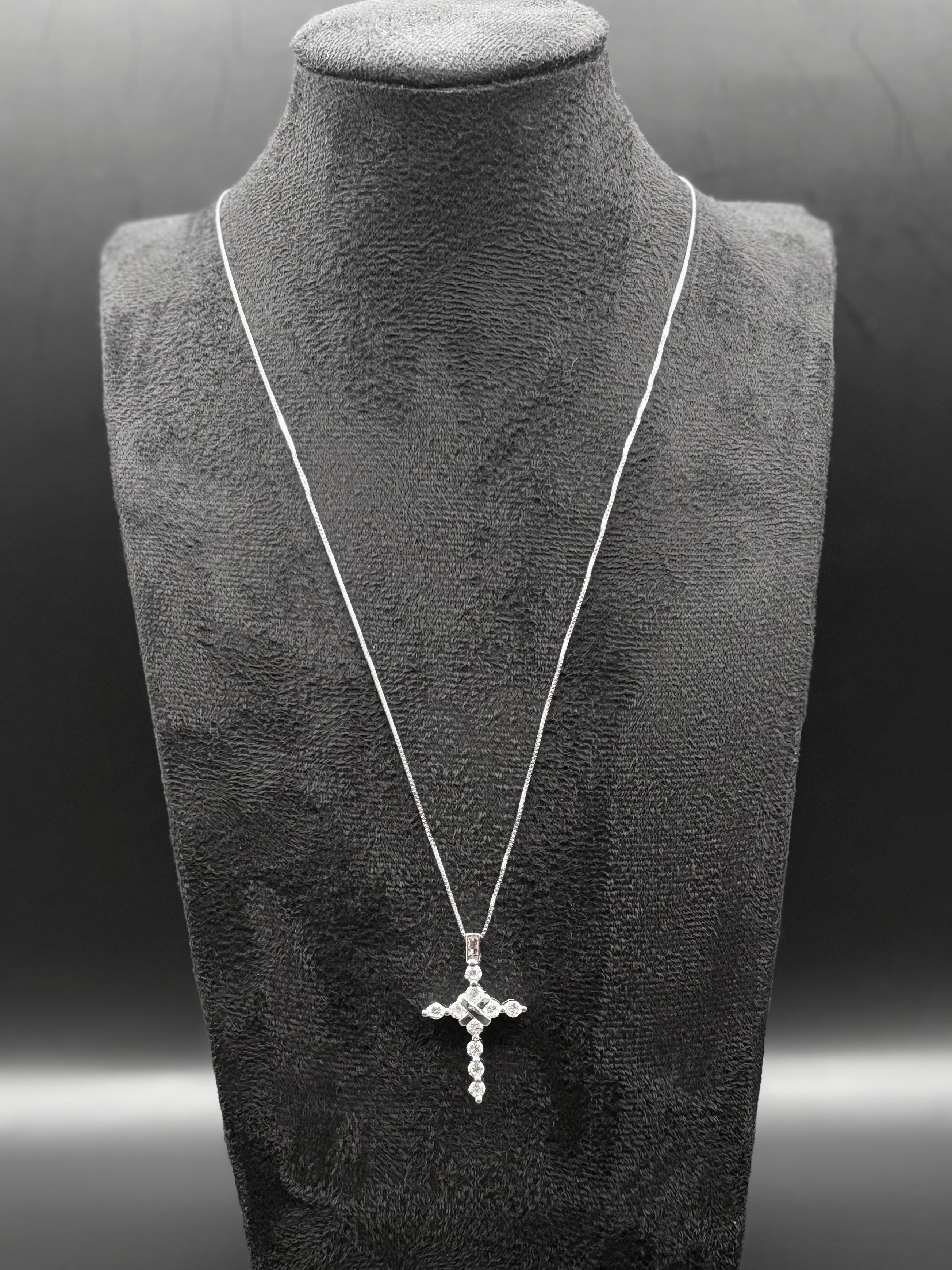 Cross Necklace with Zirconia in 925 Sterling Silver