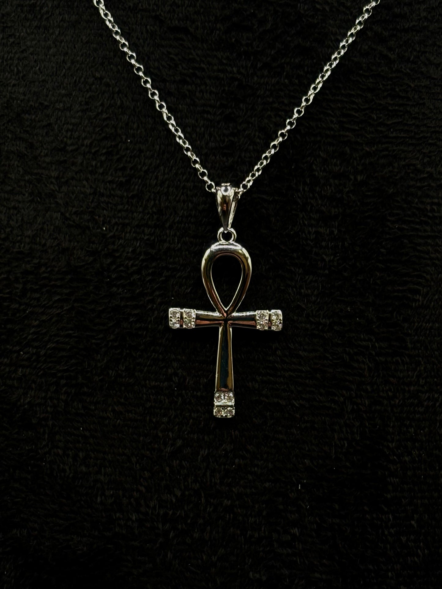 Collana con croce Ankh in argento sterling 925 e zirconi cubici