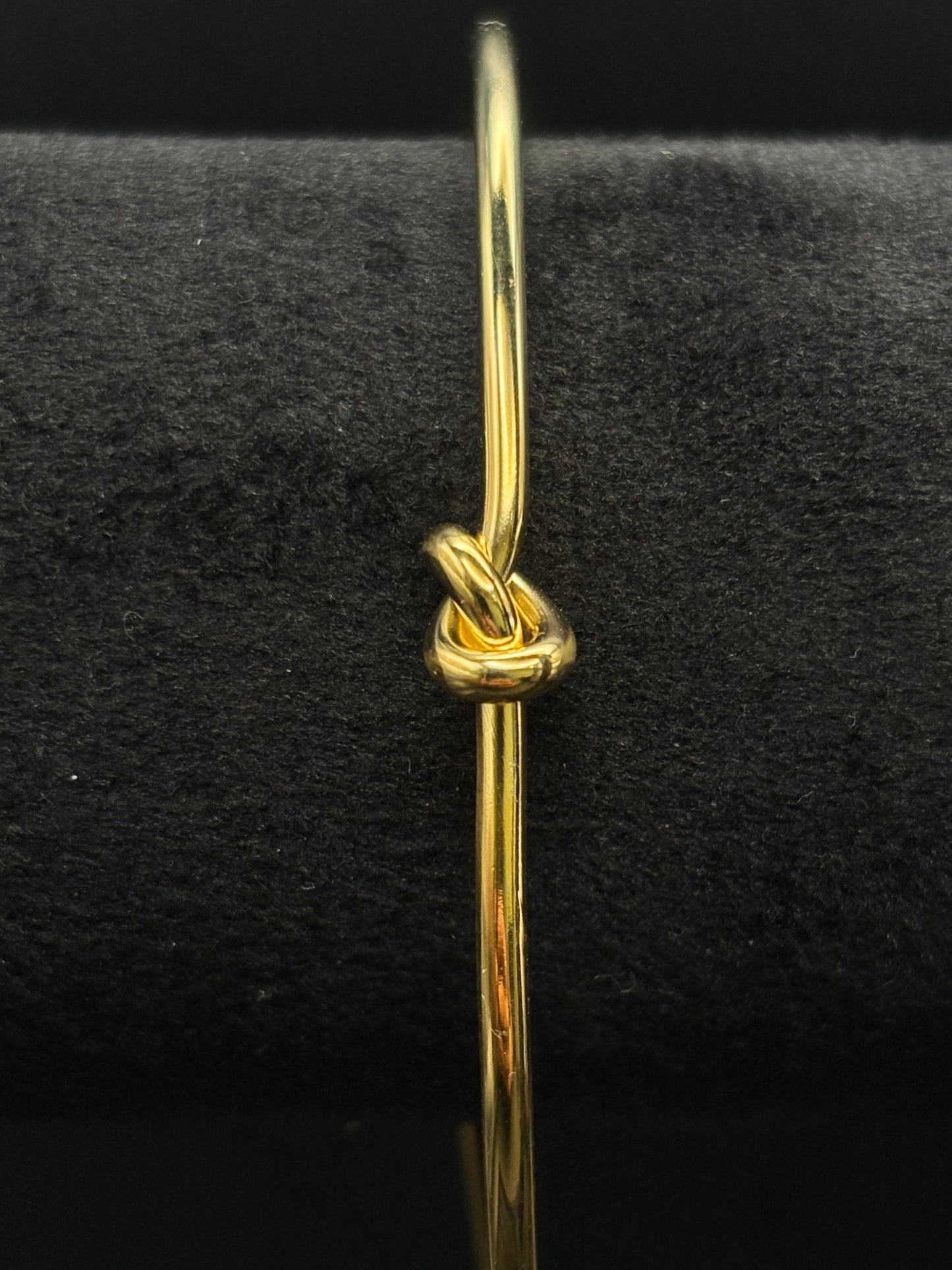 Eterna Knoten-Armreif ausVergoldetes 925 Sterling Silber