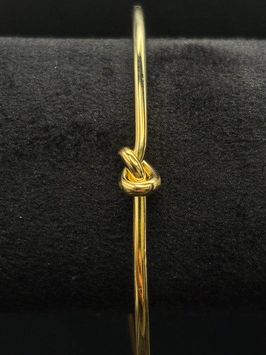 Eterna Knoten-Armreif ausVergoldetes 925 Sterling Silber